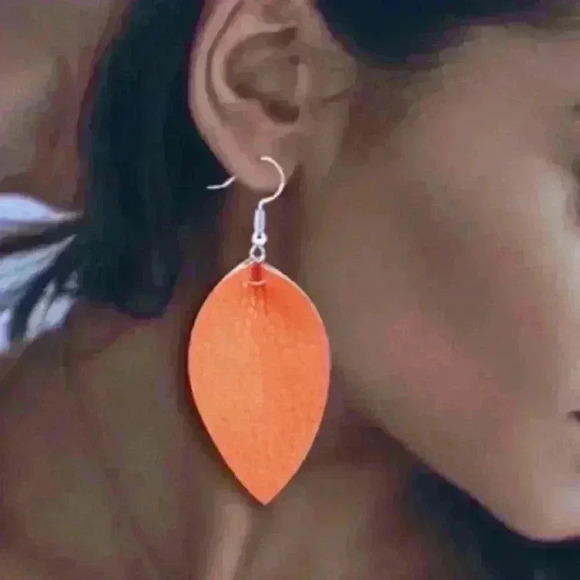 Leaf Leather Teardrop Earrings - Picture 3 of 3